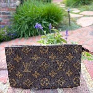 Auth Louis Vuitton Monogram Zip Top Cosmetics Pouch Clutch
